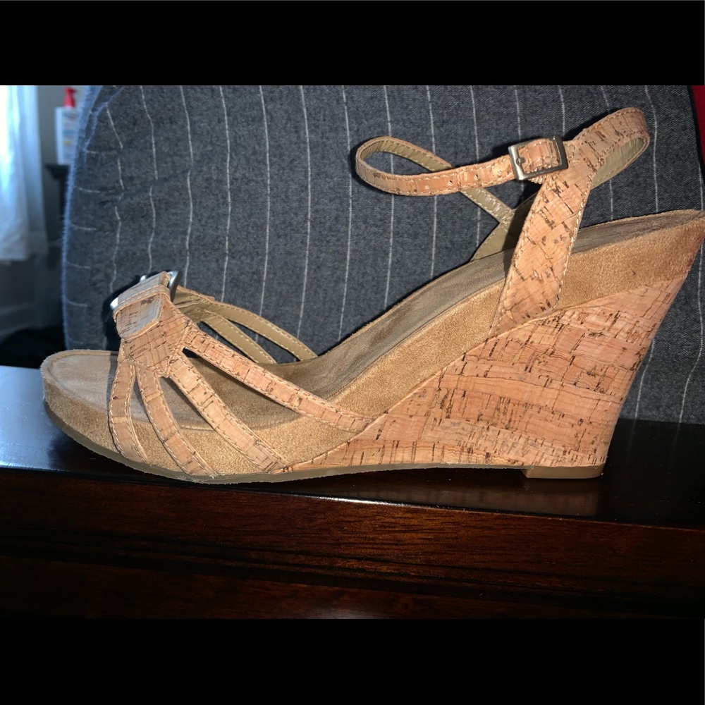 Tan summer wedge heels